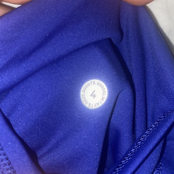 LULULEMON blue bicycle shorts (4) - Picture 7 of 7